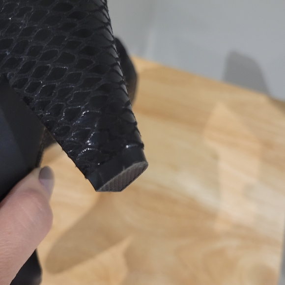 Black shoes - Picture 4 of 9